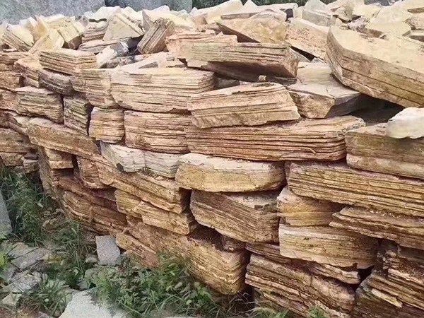 假山石